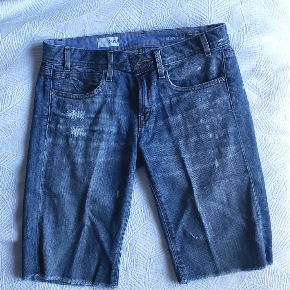 Distressed Denim Shorts by GAP Size 26/2